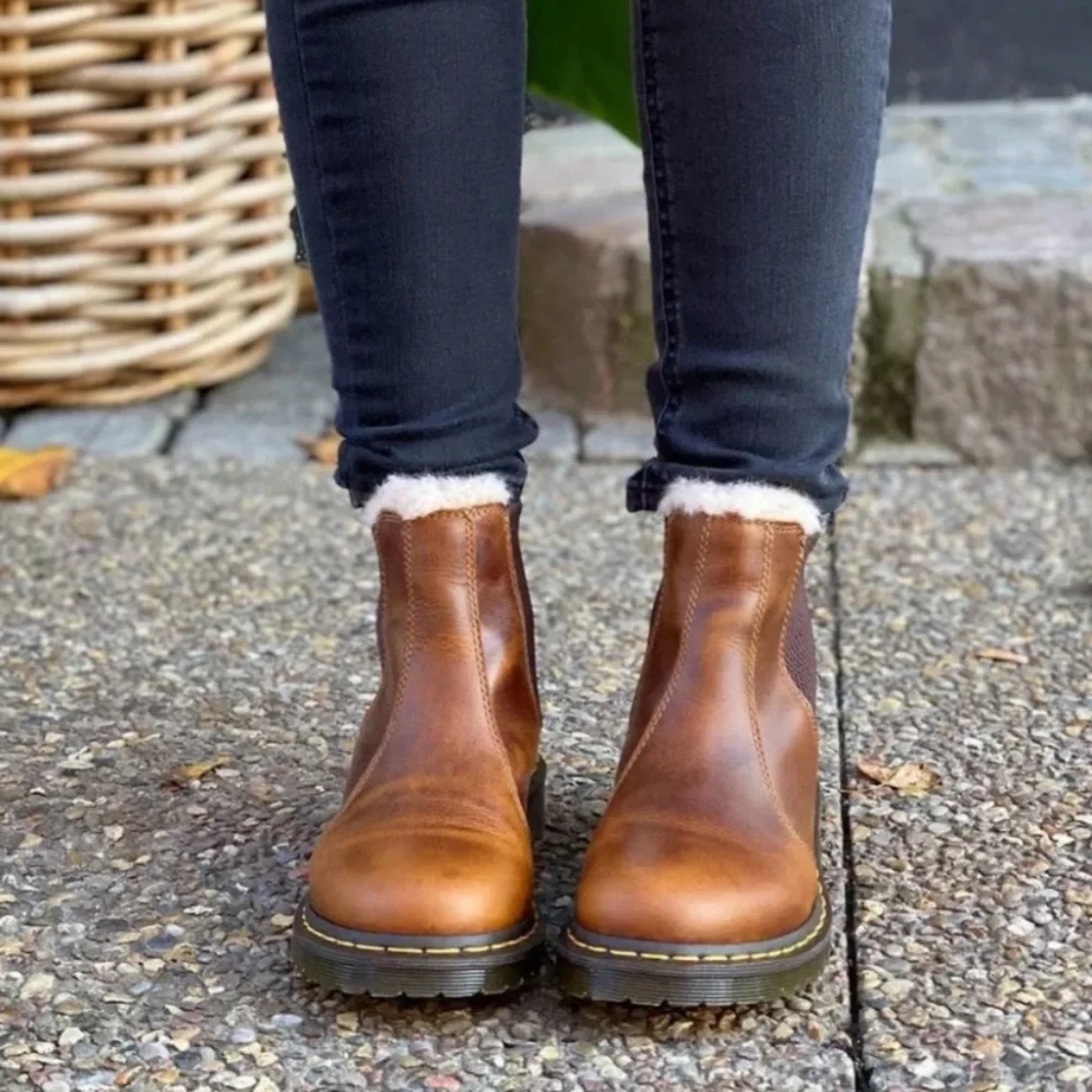NWT Dr. Martens 2976 Leonore Chelsea Boots-Butterscotch - Picture 2 of 7